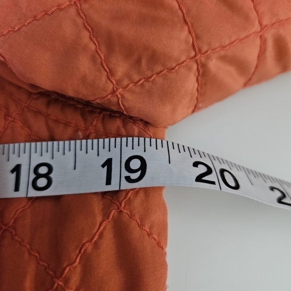 debra deRoo Women’s Jacket Small Orange 100% Silk Quilted Zip Jacket Gray Lining - Picture 8 of 12